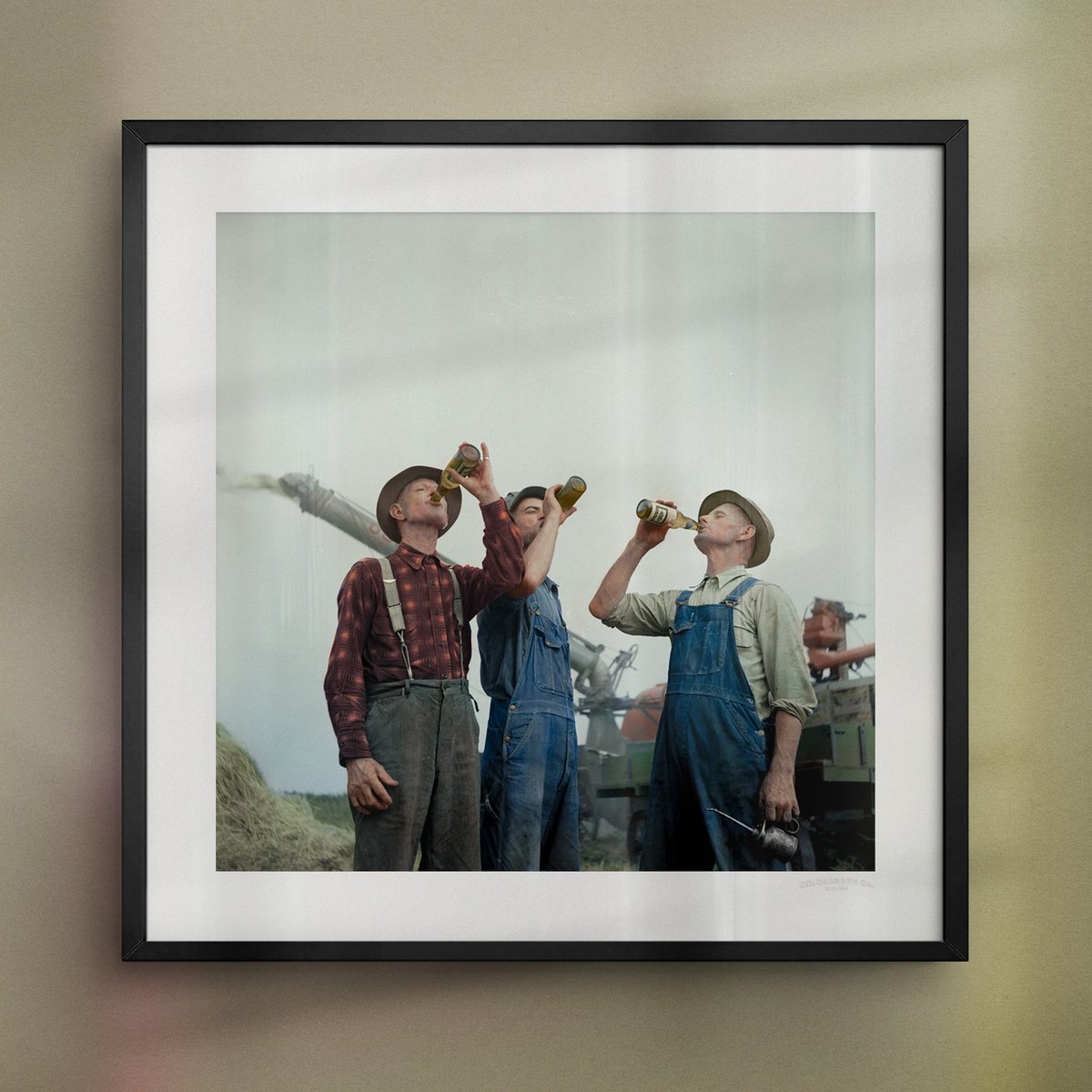 ColorGraphCo's tweet image. 🇺🇸 &apos;Old Milwaukee, 1941&apos;. Three farmers enjoying a beer—the original focus was so good, it&apos;s possible to identify the brand: Old Milwaukee. Available as #colorized giclée fine art print from @colorgraphco. Based on original negative nitrate by Arthur Siegel. #milwaukee #farmlife