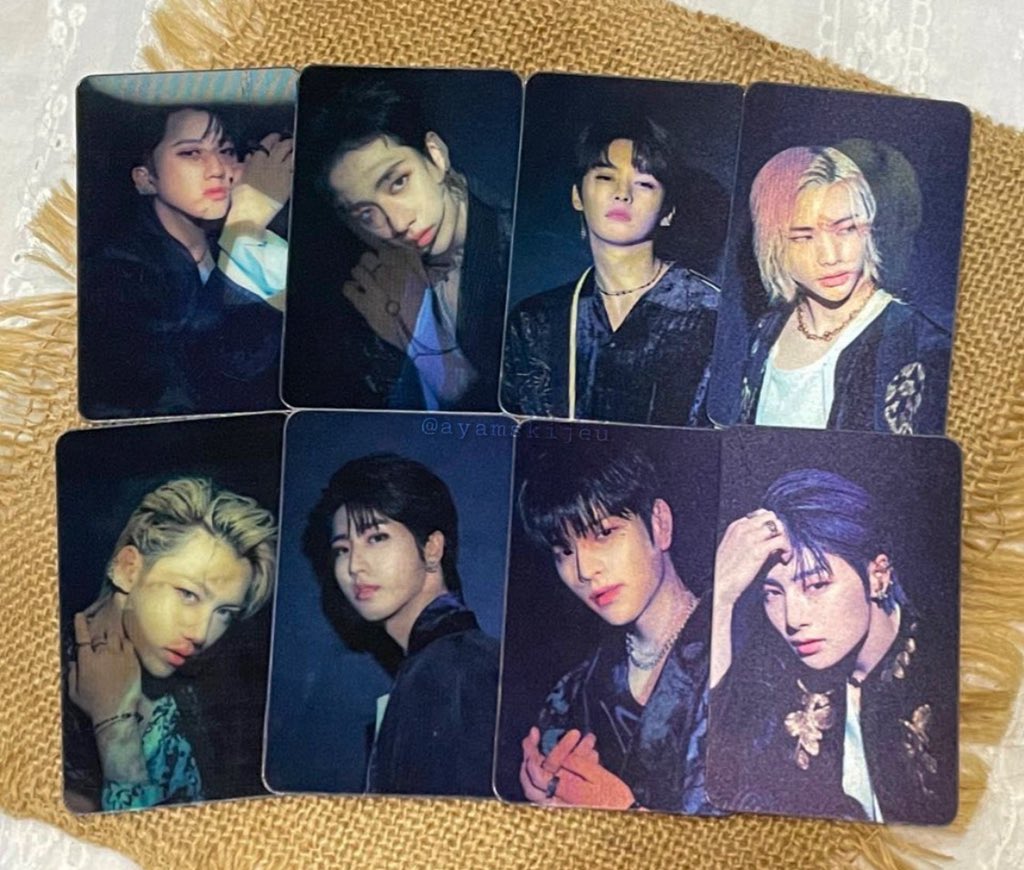 ayamskijeu's tweet photo. Karna Hyunjin udah balik, Ayam mau adain giveaway! 🤍

🎁 Hadiah: Lenticular &amp; Pola set Beyond untuk 8 pemenang

Rules :
1. INA Stay only
2. RT tweet ini
3. Rep @Stray_Kids ot8 pic + pilih salah satu dr lenti / pola set &amp; pilih 1 member
4. Rep dom km

End 8 July 2021
Good luck🍀 https://t.co/ry9I2BWhIU