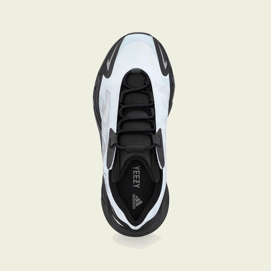 CFinestKickz's tweet photo. Yeezy Boost 700 MNVN 'Blue Tint'
Official Images https://t.co/hsIeykj7Qg