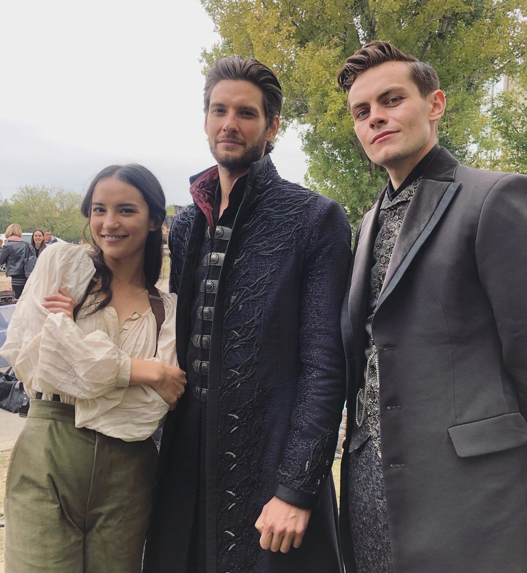 folkcruels's tweet image. colocamos uma santa, um genocida e um ateu no mesmo lugar sem que eles soubessem