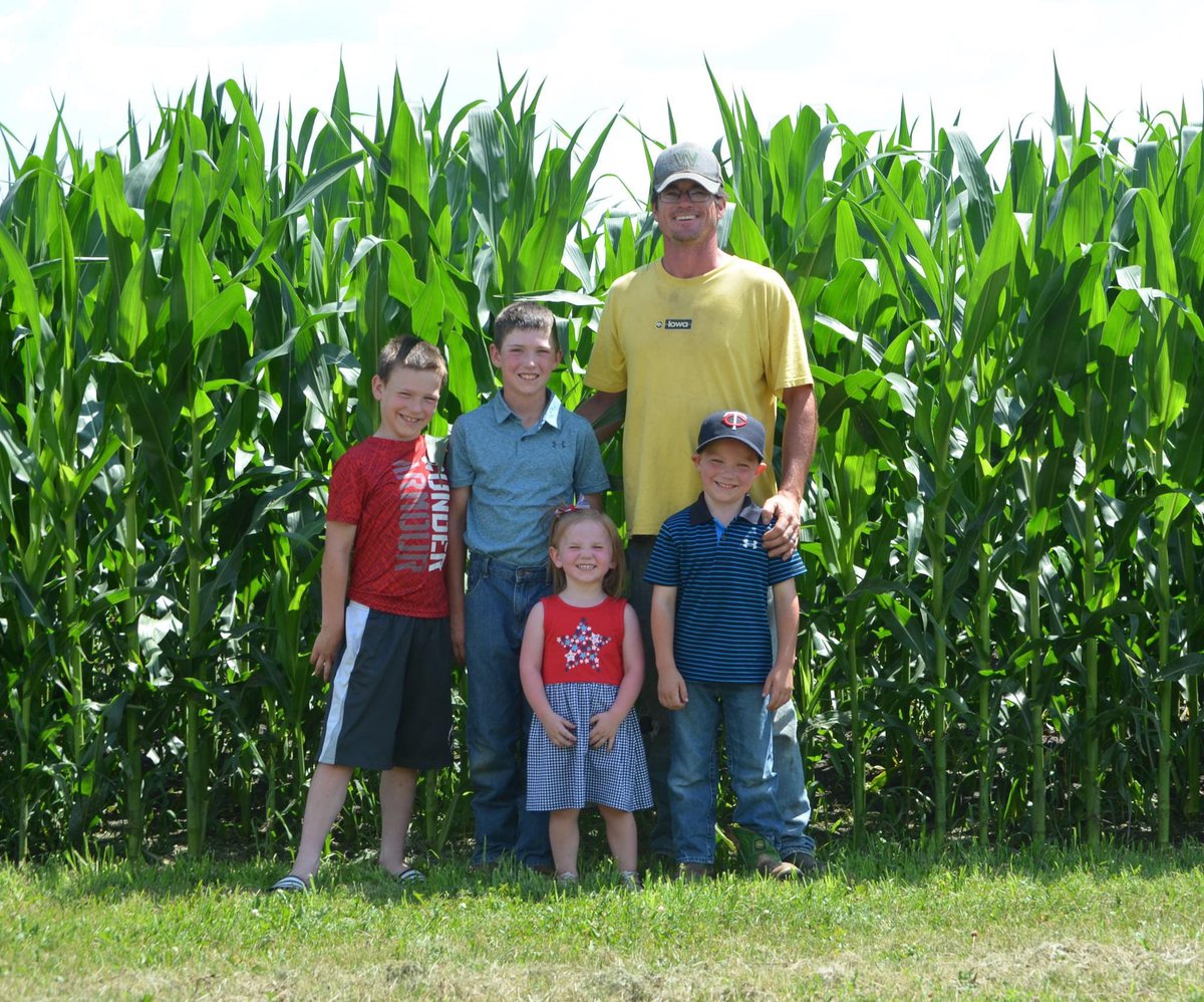 JULY 4 CORN PHOTO SUBMISSIONS SOUGHT
Readers are invited to submit a photo showing the height of Jackson County corn on the Fourth of July for a chance to appear in the Jackson County Pilot.
Details: jacksoncountypilot.com/articles/july-…