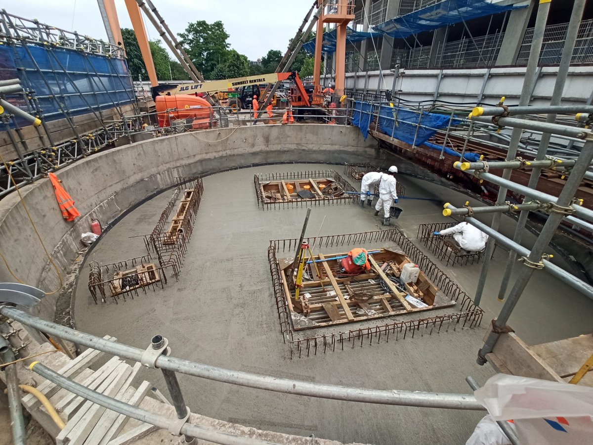 #SuperSewer update 📈⚙️

At Hammersmith Pumping Station site for London's #SuperSewer, the team has poured the roof slab of the Combined Sewer Overflow drop shaft – another key milestone
