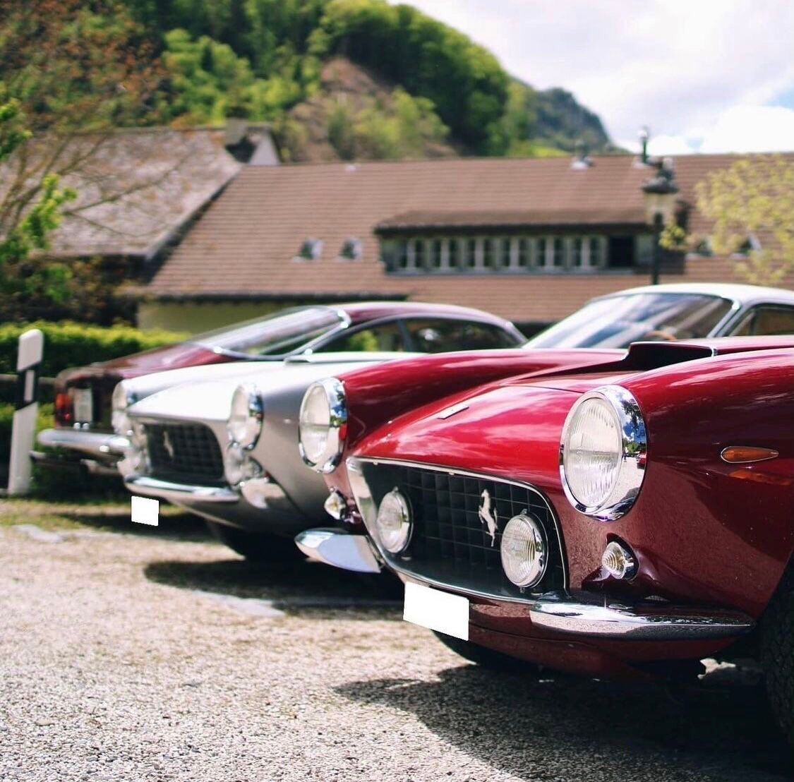 Stunning Classic Ferrari’s enjoying the summer 💯 Thanks to Ferrari Basel for the photos 👍🙏

Enzari.com #ferrari #ferrariclassiche #ferraribasel #nikihaslerag #nikihaslerferrari #cars #style #enzari