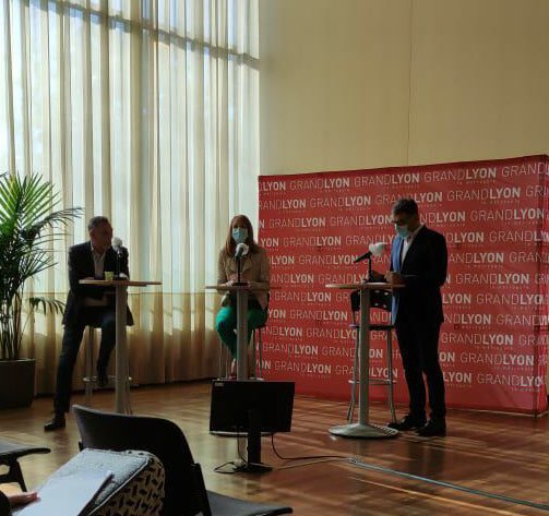 LucileBilland's tweet image. Rencontre des acteurs de la #prévention, experts APA, organisée avec la conférence des financeurs @grandlyon : intro par les Vices-Présidents Autonomie Blanchard et Sport Ben Itah et par @Carsat_RA et @AtoutsPrev_RA, étude @nova_7 puis ateliers collaboratifs ! 👏🏻 #bienvieillir