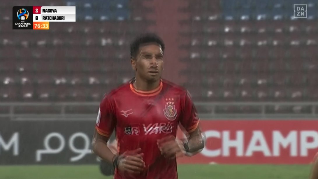 江藤高志 Eto Takashi 川崎フットボールアディクト 柿谷曜一朗のオーバーヘッド 決まらず レアンドロ ダミアンは偉大ですね 急に騒音が聞こえてきたと思ったら 大雨でした これは大変そう マテウスはお役御免 そして山﨑凌吾が追加点 足を