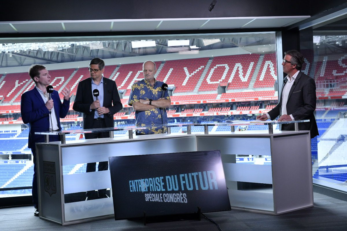 [Congrès #EDFutur] ✨

Pendant ce temps-là… 🎥
Le tournage <a href="/B_SMART_TV/">B SMART 4Change</a> se déroule dans les coulisses de l'évènement…

Luc Julia, <a href="/frEricOP/">Eric Salobir</a> et Sébastien Massart interviewés par <a href="/ArnaudArdoin/">Arnaud Ardoin</a>. 🎙️