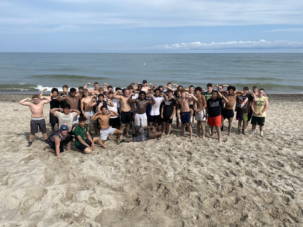 CoachBuzz77's tweet photo. You know we always gonna work. Only place success comes before work is in the dictionary. FUN and challenging workout today. Love to be around these young men! Storm the Beach 2021 ✅
#bulabuilt #EEAT #abmormal https://t.co/OZoDF4iU0A