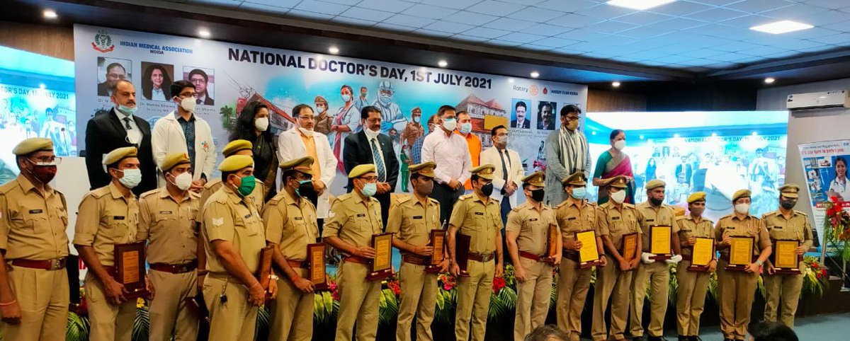 nisharai_ggc's tweet photo. Thanks to #IMANoida for celebrating #DoctorsDay by giving Tribute to Departed souls & recognising efforts of #Hospitals @noidapolice & social organisation #NOFAA Team today got felicitated for its Continued efforts for maximum #VaccinationDrive in High Rise Societies of #GBN https://t.co/cJxXYjISWW