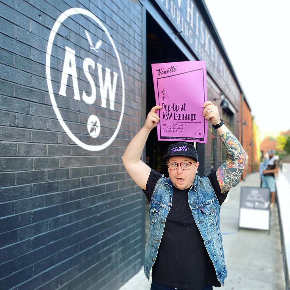 VinettaATL's tweet photo. Fun Fact: Joel’s favorite thing is when Amanda makes him hold flyers up for photos! 😆 We’ll be at ASW Exchange on Saturday, July 10, 1pm - 8pm for our next pop-up. Come grab some food to eat there at @LeeandWhite_ATL or to take home with you! https://t.co/28Pg6GIHts