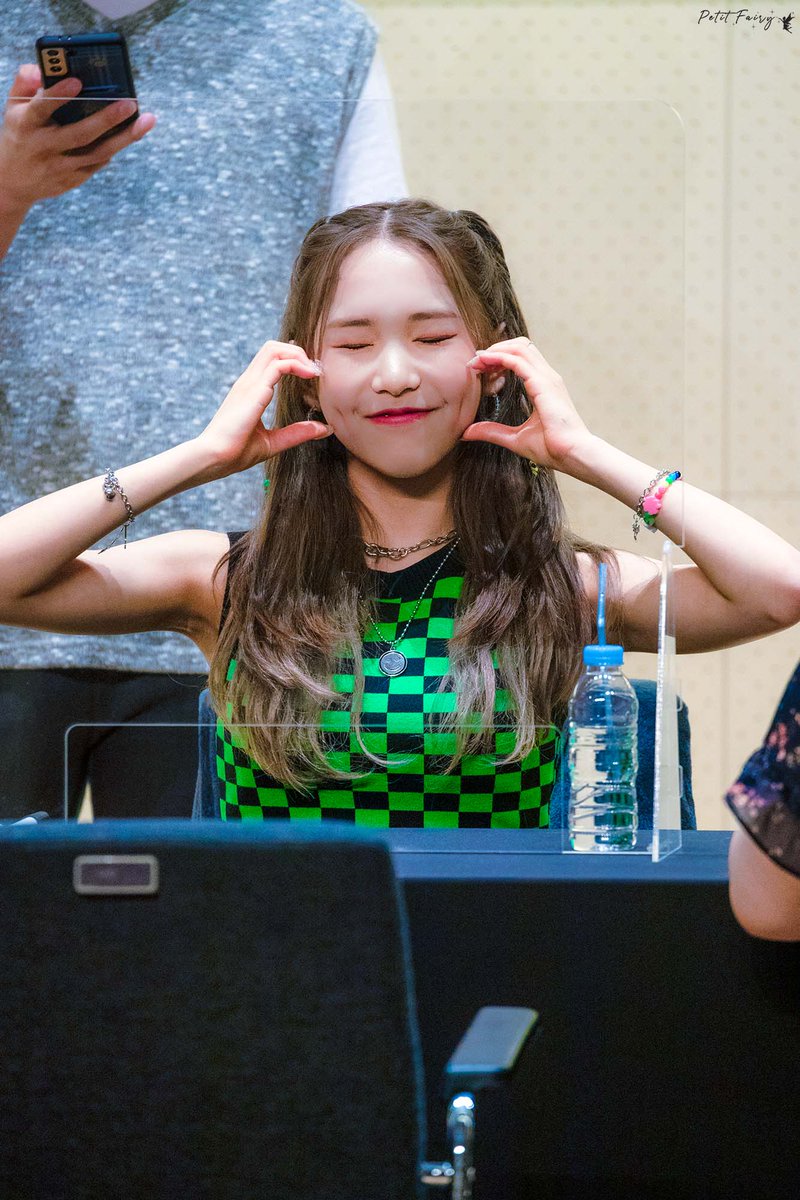 Petit_Hwiyeon's tweet photo. 210626

하트도 잘 만들어 ㅠㅠ

#휘연 #라잇썸 #Lightsum
@CUBE_LIGHTSUM https://t.co/otVWLeJ59h