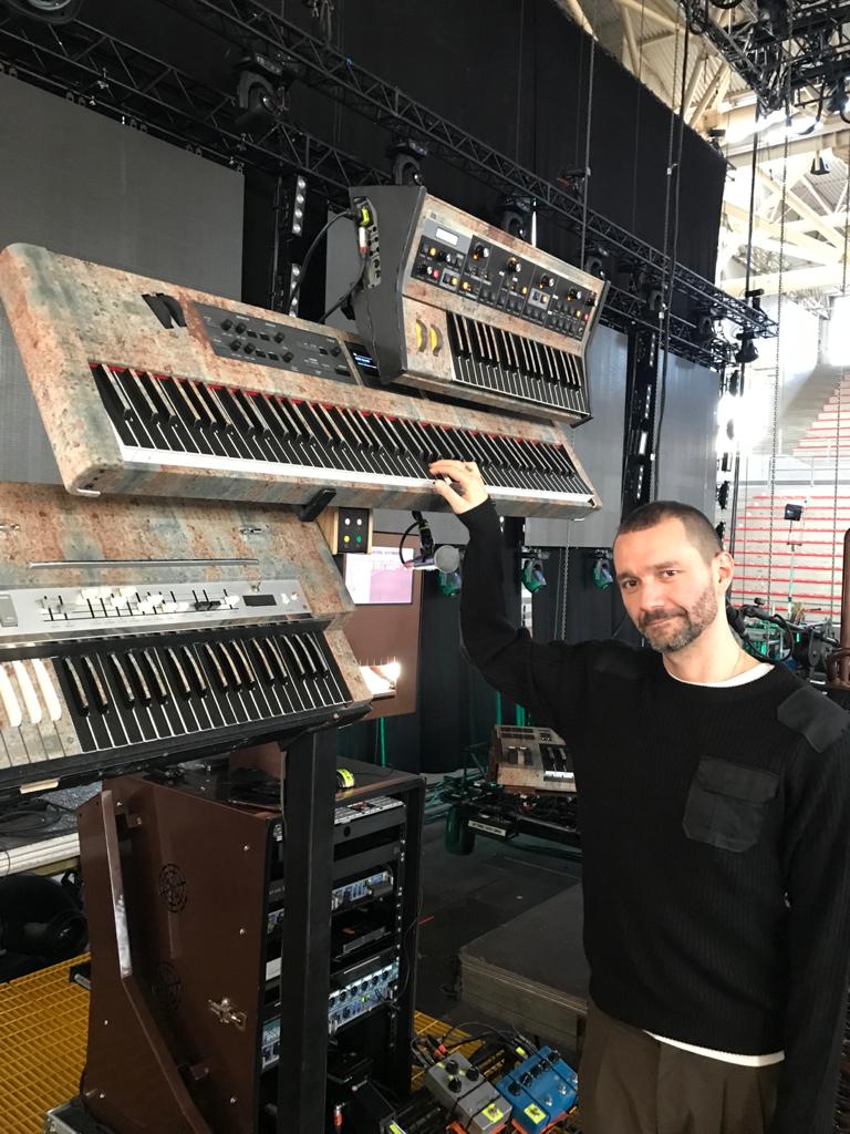 <a href="/Boosta/">Davide Boosta Dileo</a> dei <a href="/subsonica/">subsonica</a> 
#dexibell #stage #piano #VIVOS7 (customer colors)