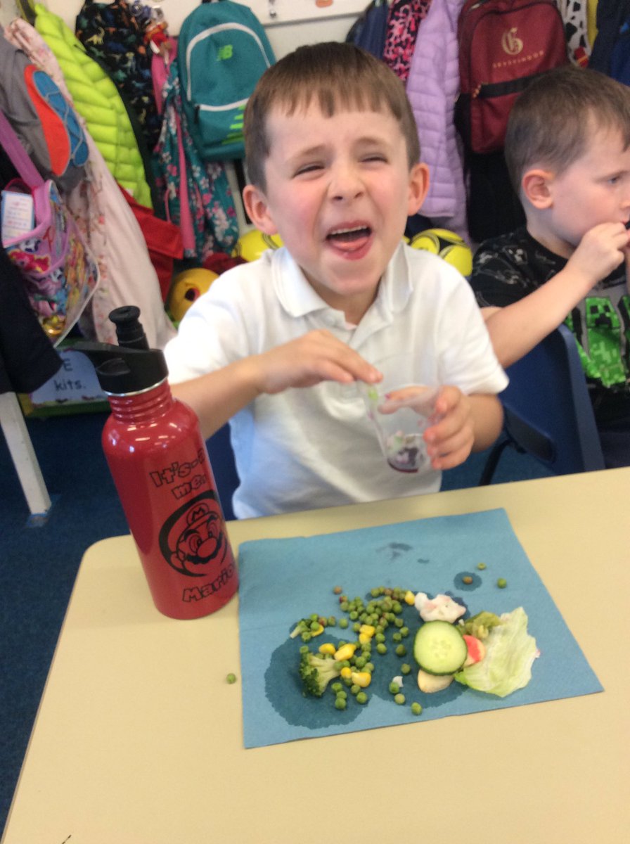 DovedaleSch's tweet photo. Year 1 have been tasting various fruits and vegetables grown on different parts of a plant. Big thumbs up for the lettuce, sweetcorn and carrots. Not so much for the radish and celery as you can see from their expressions! #DT #Cooking&amp;Nutrition #Science #tigerclass #penguinclass https://t.co/bOxWPv3bw1