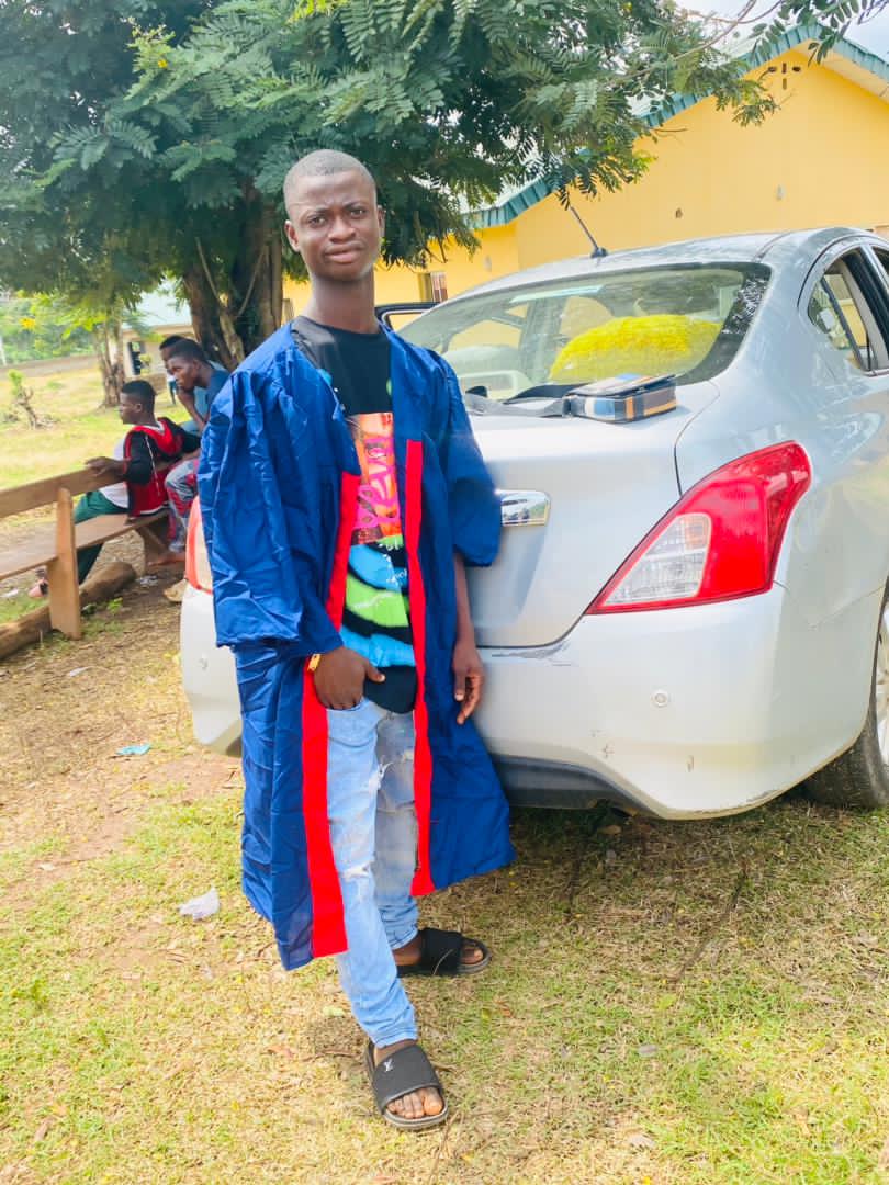 So, I did my matriculation today.. No mind say my gown dey rumpled, 😂😂.. Congratulations to me