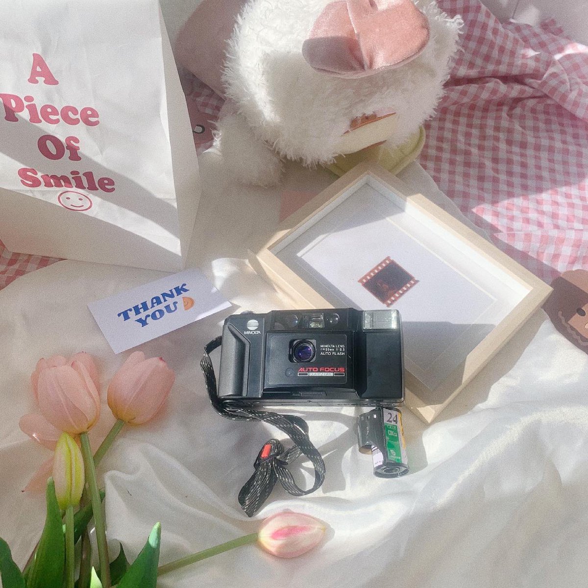 kongfilmjapan's tweet photo. Minolta AF-E (1790฿) เหมาะสำหรับมือใหม่สาย Point&amp;Shoot  เลนส์ฟิคตัวเดียวกับ mju I ถ่ายคมสวยแม้ที่มืดก็เอาอยู่ เล่นง่ายเหมาะสำหรับมือใหม่ บอดี้มีรอยน้อย มาพร้อมสายคล้องคอ แฟลชอัตโนมัติเมื่อแสงไม่พอ เลนส์ใส f3.5 ระบบ Auto focus ช่องมองใส วิวชัด ปรับ iso 100-1000 #กล้องฟิล์ม https://t.co/VPje3wBIrJ