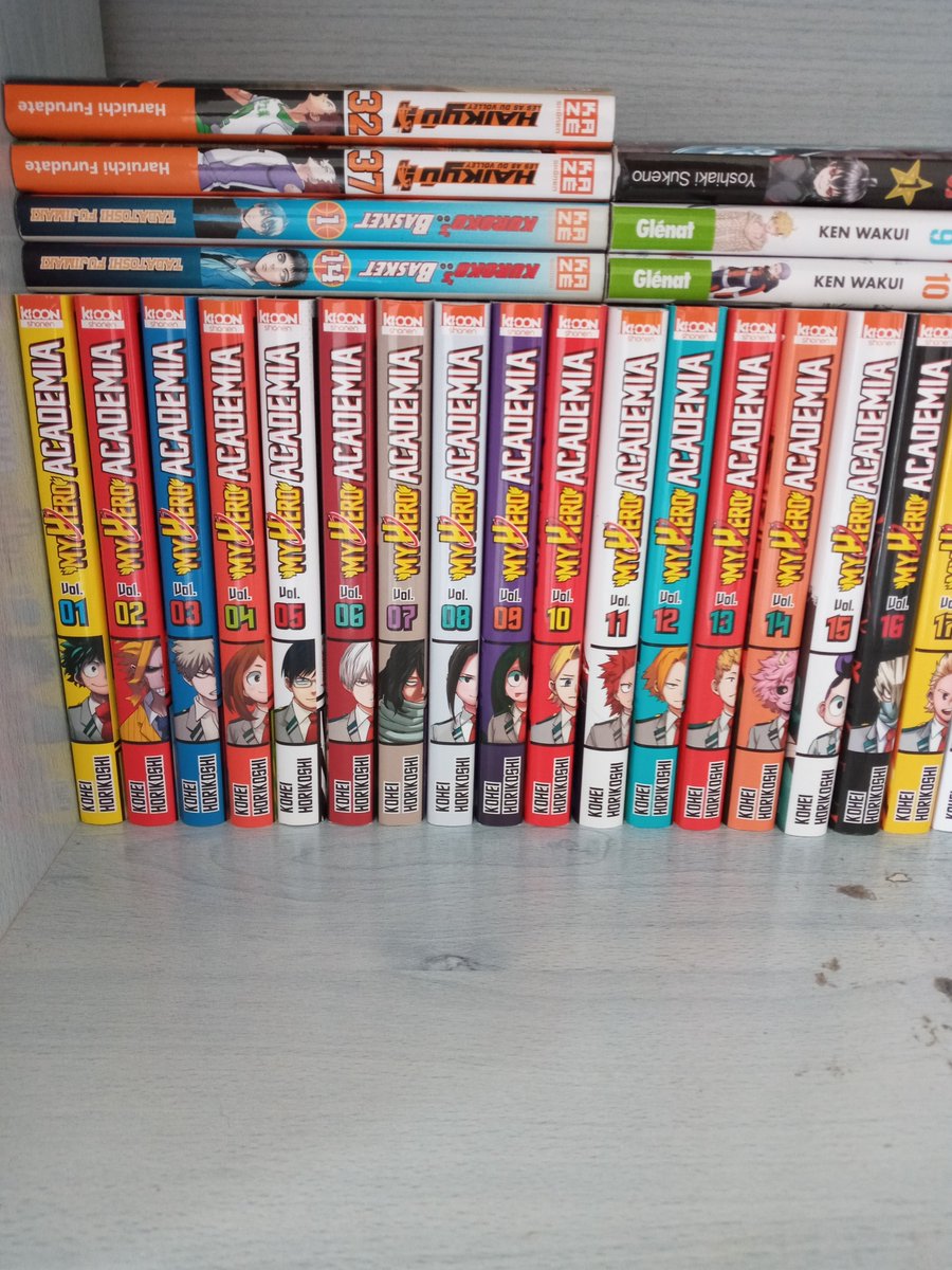 Raraaaaayou's tweet photo. ma collec de manga https://t.co/jjGlUOVIvC