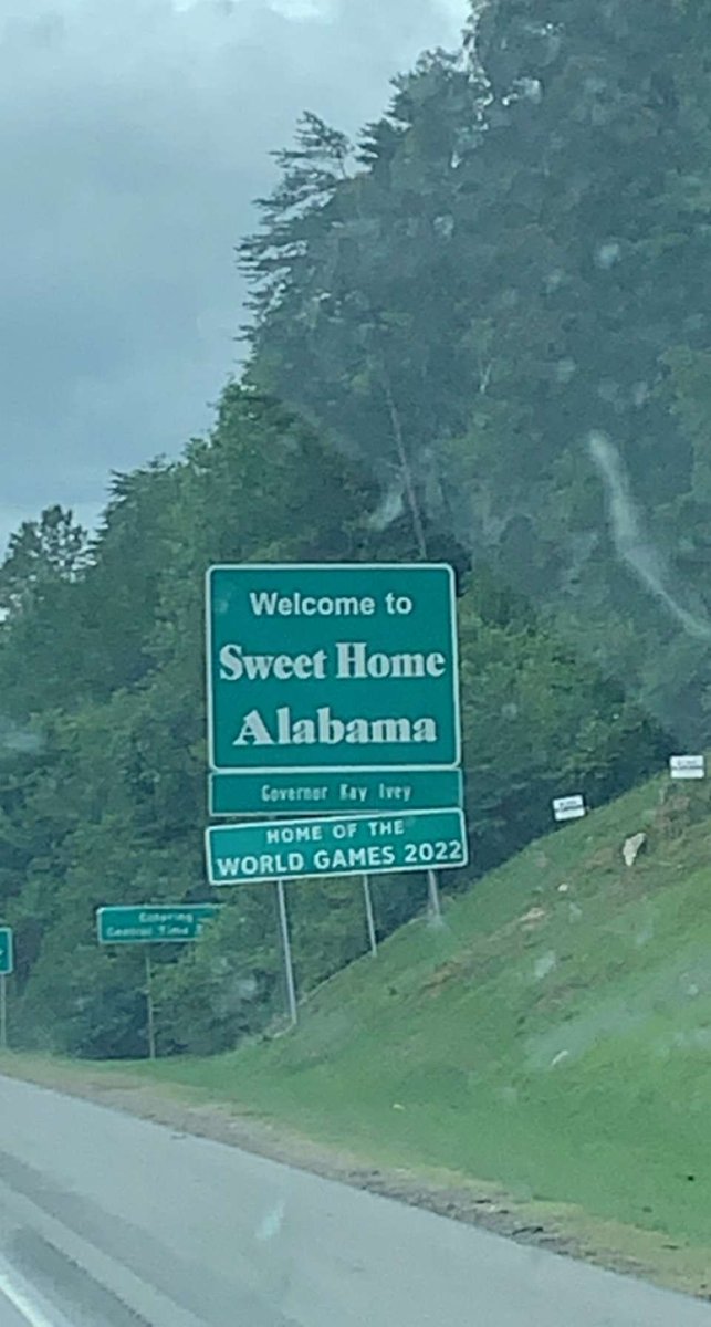 drue_fleck's tweet photo. #JustEnteringAlabama
#RollTide 
#WarEagle
#BeautifulCountry https://t.co/c4WWgmGQVT
