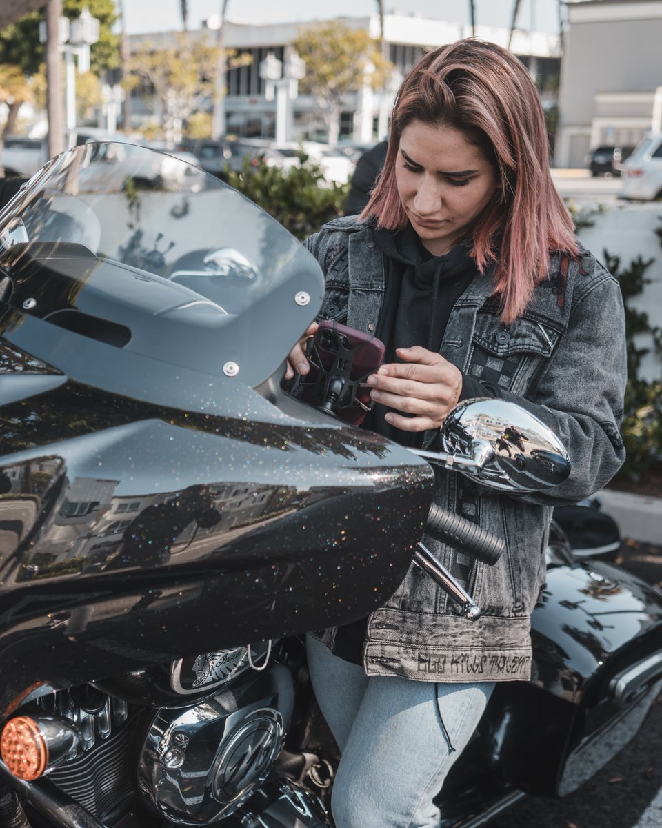 indianmotocycle's tweet image. Plan a ride and connect with the open road like 5x consecutive @CrossFitGames champion @MathewFras, and 25x world record-holding powerlifter @stefi_cohen. #IndianChallenger #IndianChieftain

Photos by @seanmacdonald
#indianmotorcycle
