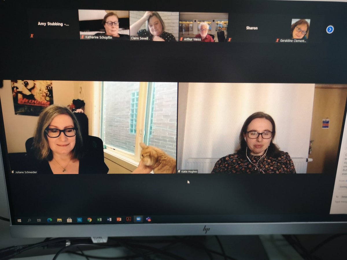 Amyodo's tweet image. Ending the day with a special guest 😍 #ConferenceCat #ReflectRedesignReboot