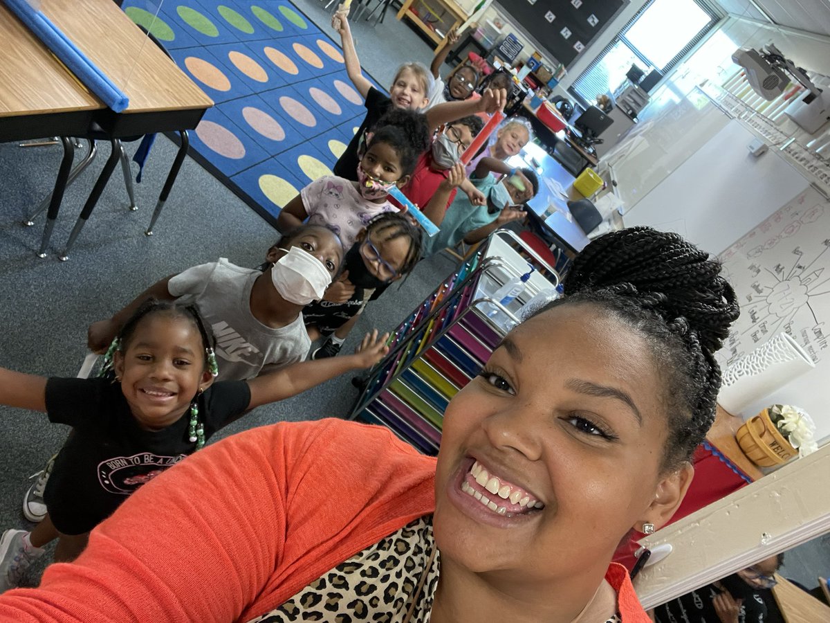 SoaringLeaders's tweet photo. We practiced adding numbers and counting to 100 - Now we can enjoy ice pops #focusmath #SOARSummercamp @ForestLakeEagle
@TWilliamsFLE @ksteck1 @Bjackson_FLE https://t.co/OhuwshjAkK