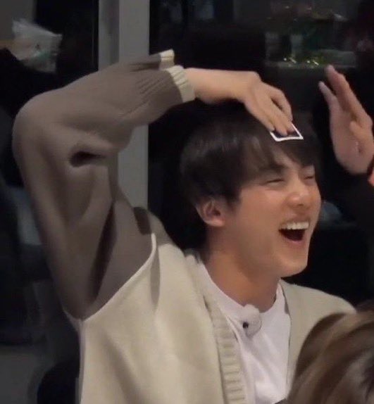taegitulips's tweet photo. terapia                    sequência seokjin
                                          sorrindo 
   ❌                                        ✅ https://t.co/1VO1Kr9bTz