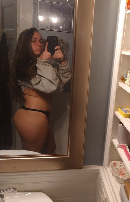 Thinking about suffocating one of my followers with my soft juicy ass.😊RT if you want KylaBloomCurves<a href="/tag/naturalcurves"class="tags"><span>#naturalcurves</span></a><a href="/tag/naturalbeauty"class="tags"><span>#naturalbeauty</span></a><a href="/tag/blonde"class="tags"><span>#blonde</span></a><a href="/tag/chubbybunny"class="tags"><span>#chubbybunny</span></a>