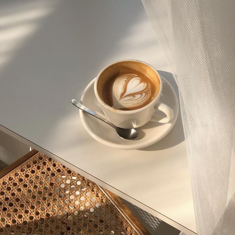 aerinjoon's tweet photo. — Ep. 1 of Dream Café

Cloud 9 ☁️ 

Who would have thought that his cringy tricks will work on her? He got her at his crazy mnemonics. She finds him weird but got her warm over a cup of Caramel latte. 

— Mark x Giselle AU #MarkSelle https://t.co/mNbDtehWmB