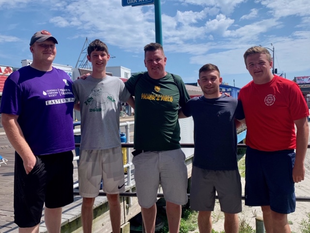 Bonner_Prendie's tweet photo. There's that Dr. Cooke again!  Found some Class of 2021 Friars or did they find him....getting some breakfast.  What was on the menu?

Pandas, where are you?  Find Dr. Cooke!  We heard he is treating to breakfast. https://t.co/jo5VNpu9GO