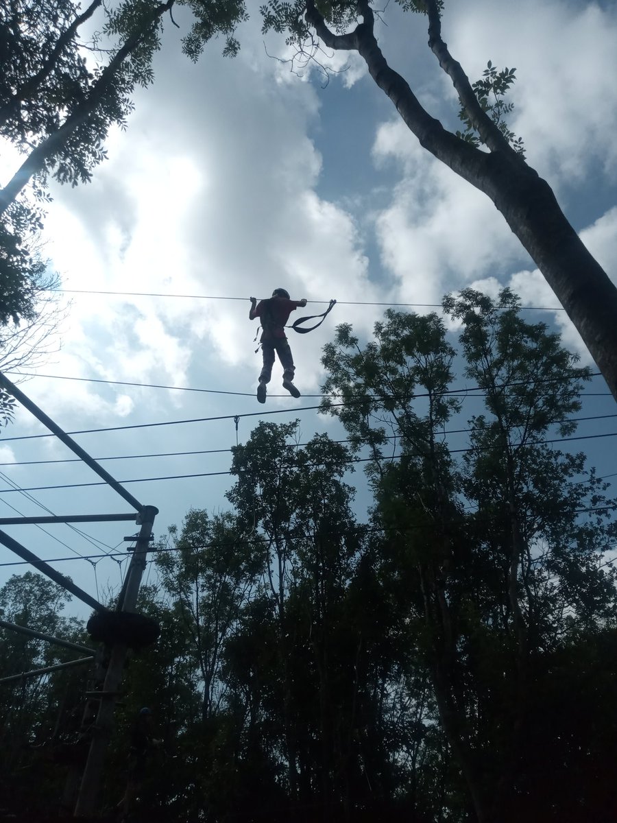YouthreachTran1's tweet photo. What a fun day, full of adventure at the discovery centre in Kilkenny. Our YR Transition students had a awesome experience. 🏞️🌱🛶💯💫@SOLASFET @YouthreachTran1 @CityofDublinETB @DiscoverIreland @DiscoveryCenter @KkCwETB @DeptCulturelRL @TourismIreland https://t.co/68kONRxgU8