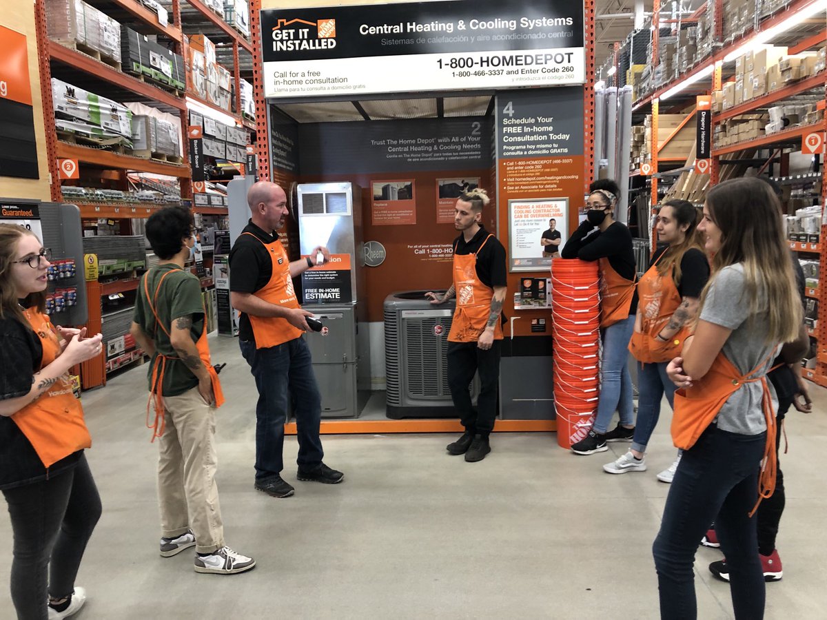 CLOOM1S's tweet photo. A Service Connect roll play at 3807 this afternoon!!! Knowledge is power when driving leads!!💪💪💪👊#onceasasmalwaysasasm ⁦@DorthanalL⁩ ⁦@fedulchak⁩ ⁦@SamerAhmadTHD⁩ ⁦@DougyO_THD⁩ https://t.co/tesXA3PzyU
