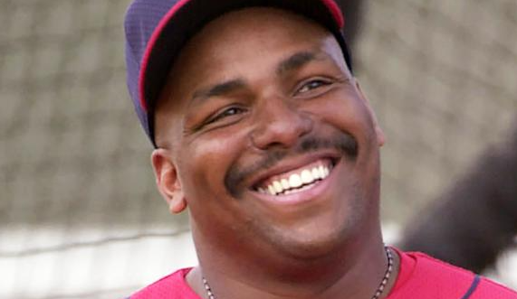 MoDOT_KC's tweet photo. Mood: When we hear you're buckling up and putting the phone down... while driving. 

#bobbybonilladay #Itcantwait #BUPD https://t.co/tME8JxBx25