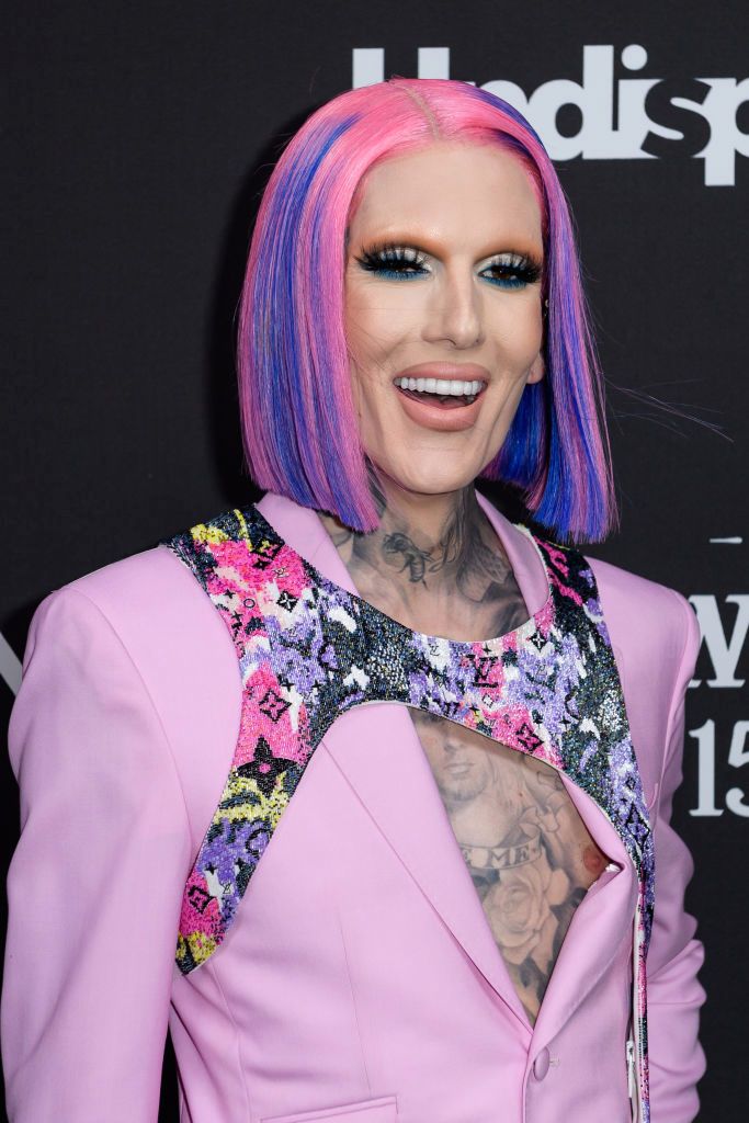 Bossip's tweet photo. Jeffree Star Confirms He Regularly Smashes Male Rappers &amp; Athletes In Secret, “I Will NEVER Out Them!” https://t.co/d28lJsmJpp https://t.co/ZmP4NCfbzY