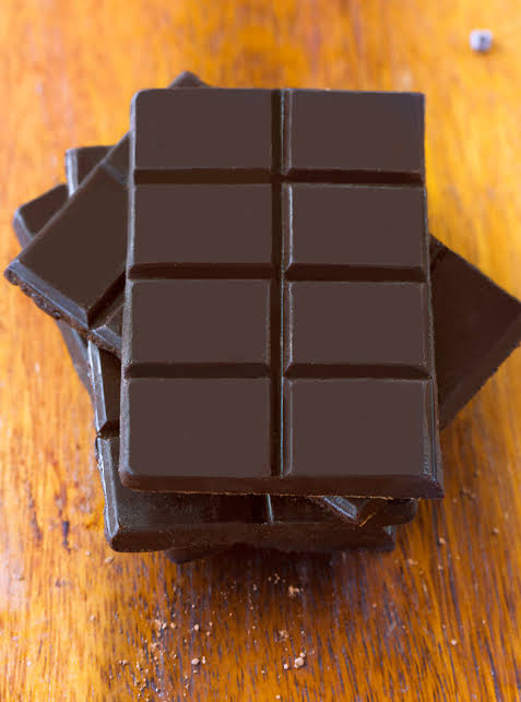 VMInternationa's tweet photo. #Ad 

Buy any Chocolate between now and 8 July 2021; &amp; take a picture of your Till Slip &amp; send it to vantagecoin@vantageonline.co.za or to the Business WhatsApp number provided

You'll get 1 #VantageCoin (equaling R1) for every R10 you spend

Powered by #VantageVuMagazine https://t.co/nXwPnigRpj