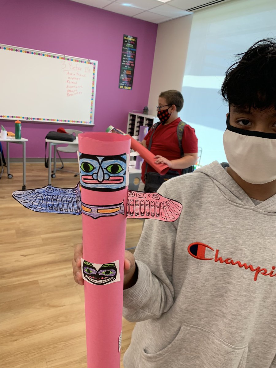 EllenFeldner's tweet photo. Totem poles are monuments created by First Nations of the Pacific Northwest to represent and commemorate ancestry, histories, people, or events. Students chose symbols to represent their lives.#Burbank111 https://t.co/vYcVYaFhlW