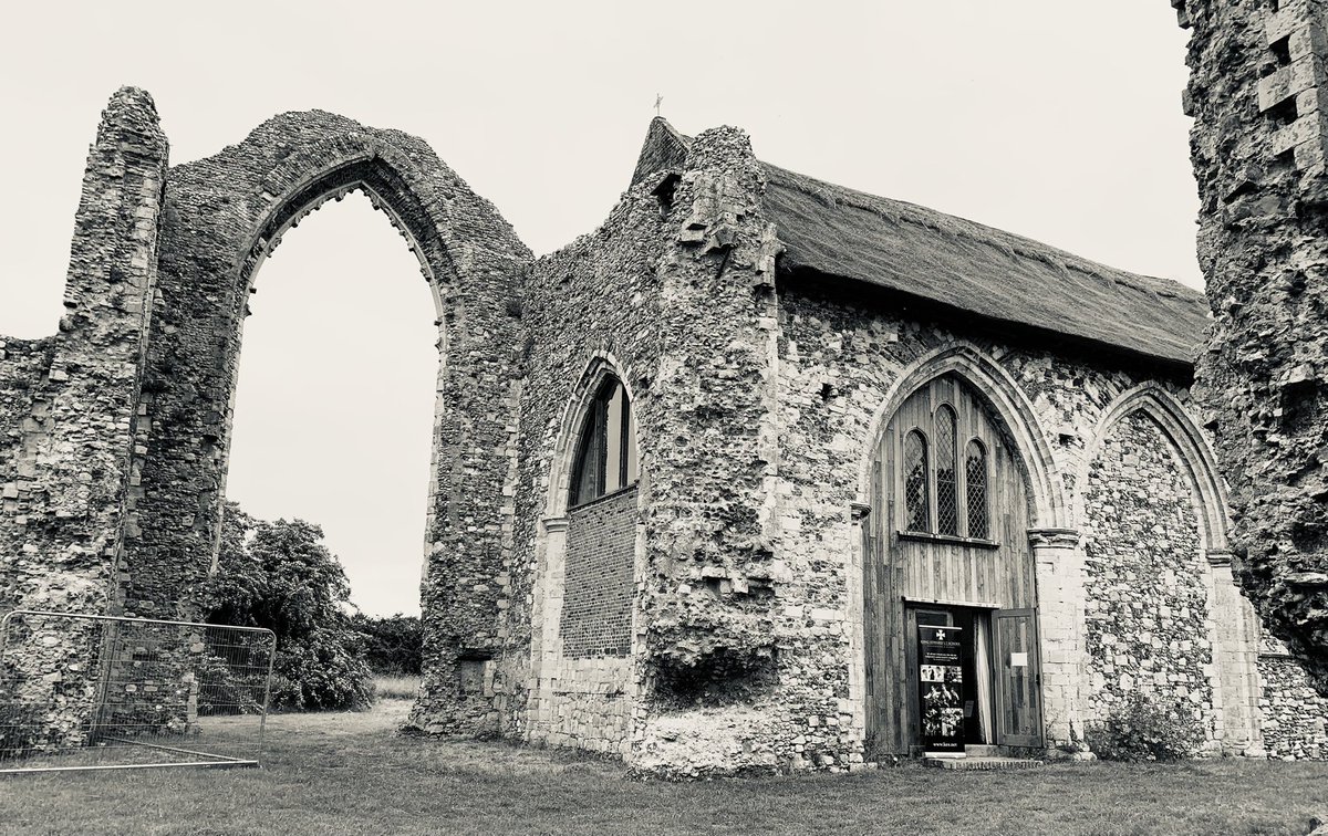 Very excited about the concert in this beautiful chapel tonight at 6pm @KESMusicNet @procorda #liveconcert #youthmusic #livemusic