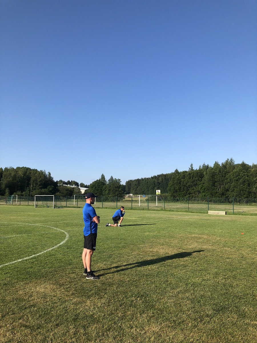 FCEspoo_Edustus's tweet photo. Kick Off 19.30 @FCKirkkonummi vastassa kuvankauniissa Kirkkonummella👊 #fcespoo #kolmonen https://t.co/1x1OVIkV2R