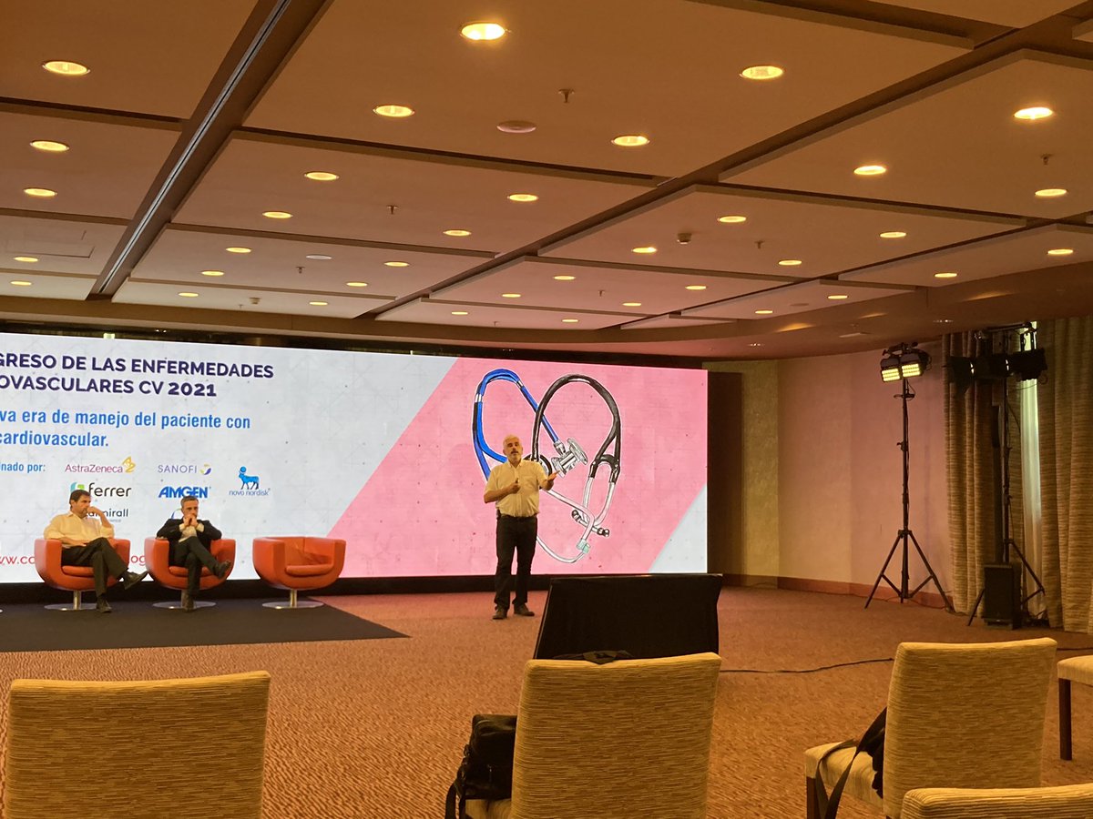 SantasEnrique's tweet photo. @varrarte presenta el documento de manejo del paciente con DM2 tras SCA de la @SVCardio en #esvc21
🎯 Prioridad absoluta para el inicio de iSGLT2 y/o análogo de GLP-1
🎯 Estatinas de alta potencia y 💊 combinada si LDL-C basal>100 mg/dl , incluye ya el bempedoico! https://t.co/3IrcBfby7q