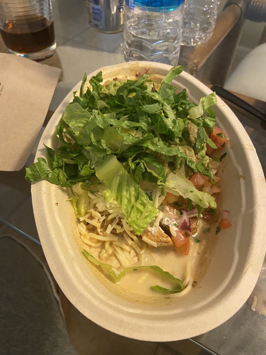 My <a href="/DoorDash/">DoorDash</a> from <a href="/ChipotleTweets/">Chipotle</a> is missing a 1/3 of the meal is this normal