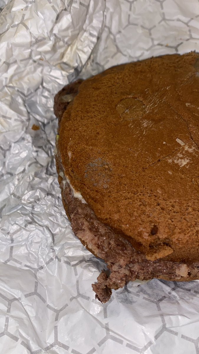 TrinnKingg's tweet photo. frischs on dream street really just sold me this swiss miss with mold on it @FrischsBigBoy https://t.co/T374aeLlWS