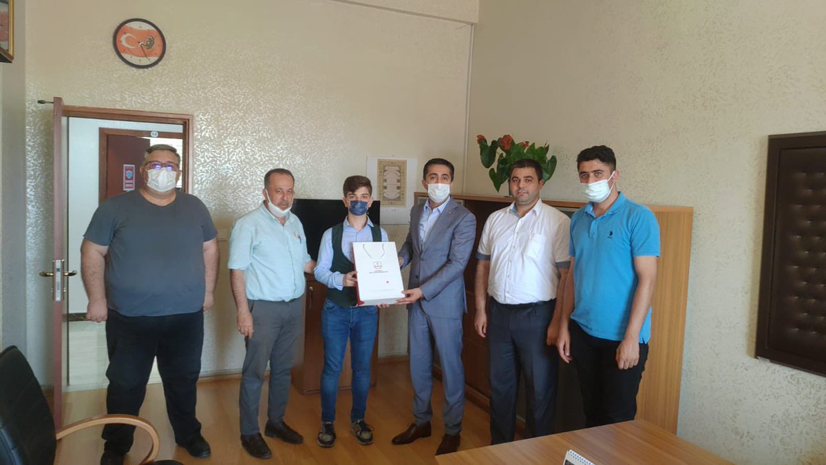 Avcilarilcemem's tweet photo. Din Öğretimi Genel Müdürlüğü’nün düzenlemiş olduğu Kur'an-ı Kerim'i güzel okuma yarışmasında İstanbul 1. Bölge ikincisi olan Fatih Sultan Mehmet A.i.H.L öğrencisi Muhammed ARSLAN’a ödülü Müdürlüğümüzce verilmiştir.
@memleventyazici @bbaris_yildiz https://t.co/wdDVSUKL1m