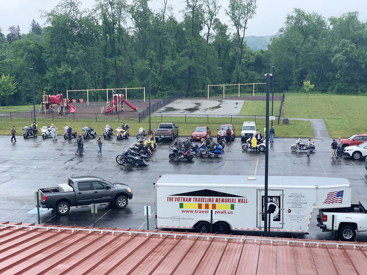 WKing_BAHS's tweet photo. The Vietnam Traveling Memorial Wall arrival at @BrownsvilleSd @Principal_BAES @KHartbauer @BAMS_Falcons @PamSnyderPA50 #VietnamTravelingMemorialWall https://t.co/TtU8OjysJe