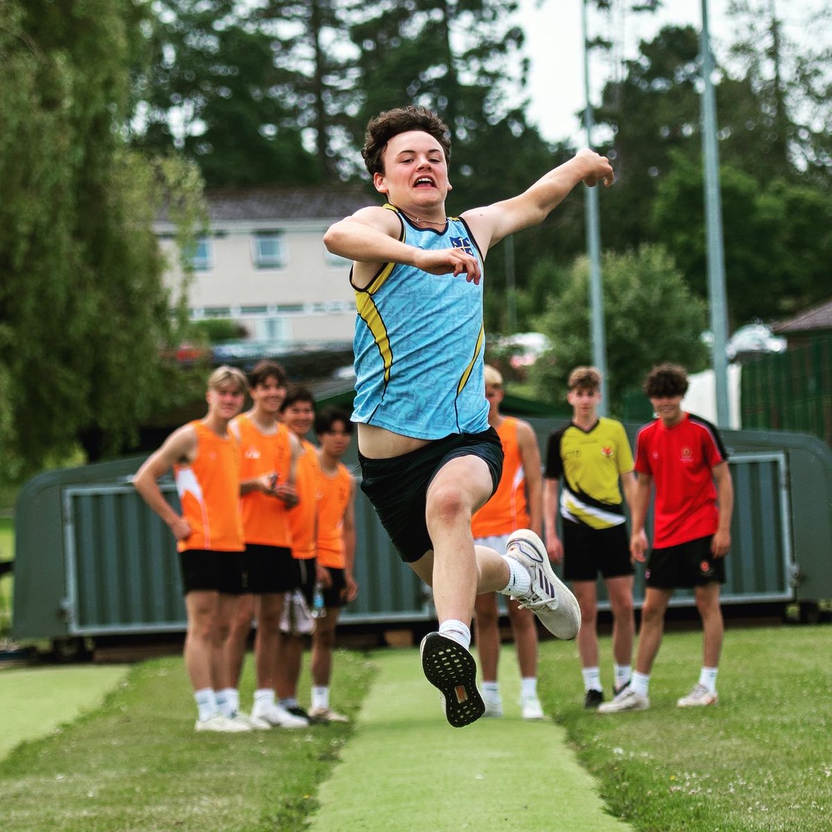 kingalfredkct's tweet photo. As we near the end of term, our annual inter-house Sports Day was held in glorious sunshine. Records were smashed, including that of the high-jump by the peerless Henry H. Very well done to all who took part #athletics #trackandfield #recordbreaker https://t.co/72tAKHeOMA