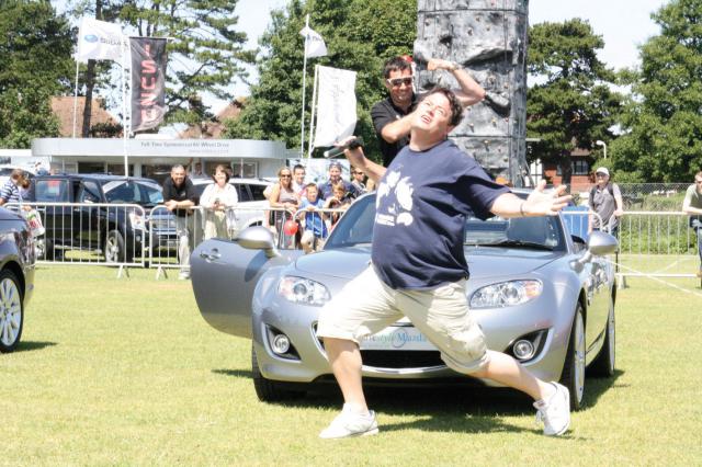 EbMotorshow's tweet photo. #ThrowbackThursday this time to 2009 and #Eastbourne Motorshow host @mikebrewer doing what he does best @sussexdowns
#EastbourneMotorshow #MotorshowEvents https://t.co/TUUPN04THJ