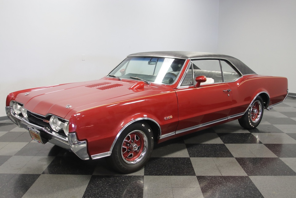 streetsidecars's tweet photo. This 1967 #Oldsmobile 442 comes equipped with a 400 cubic inch V8 paired with a #Jetaway automatic transmission

Link: https://t.co/xNjA1XfVjh

#americanmuscle #vintagecar #oldcar #engine #carporn #horsepower #speed #sellitwithstreetside #oldsw30 #olds442 #V8 #oldsmobile442 https://t.co/dxcBW8vY88