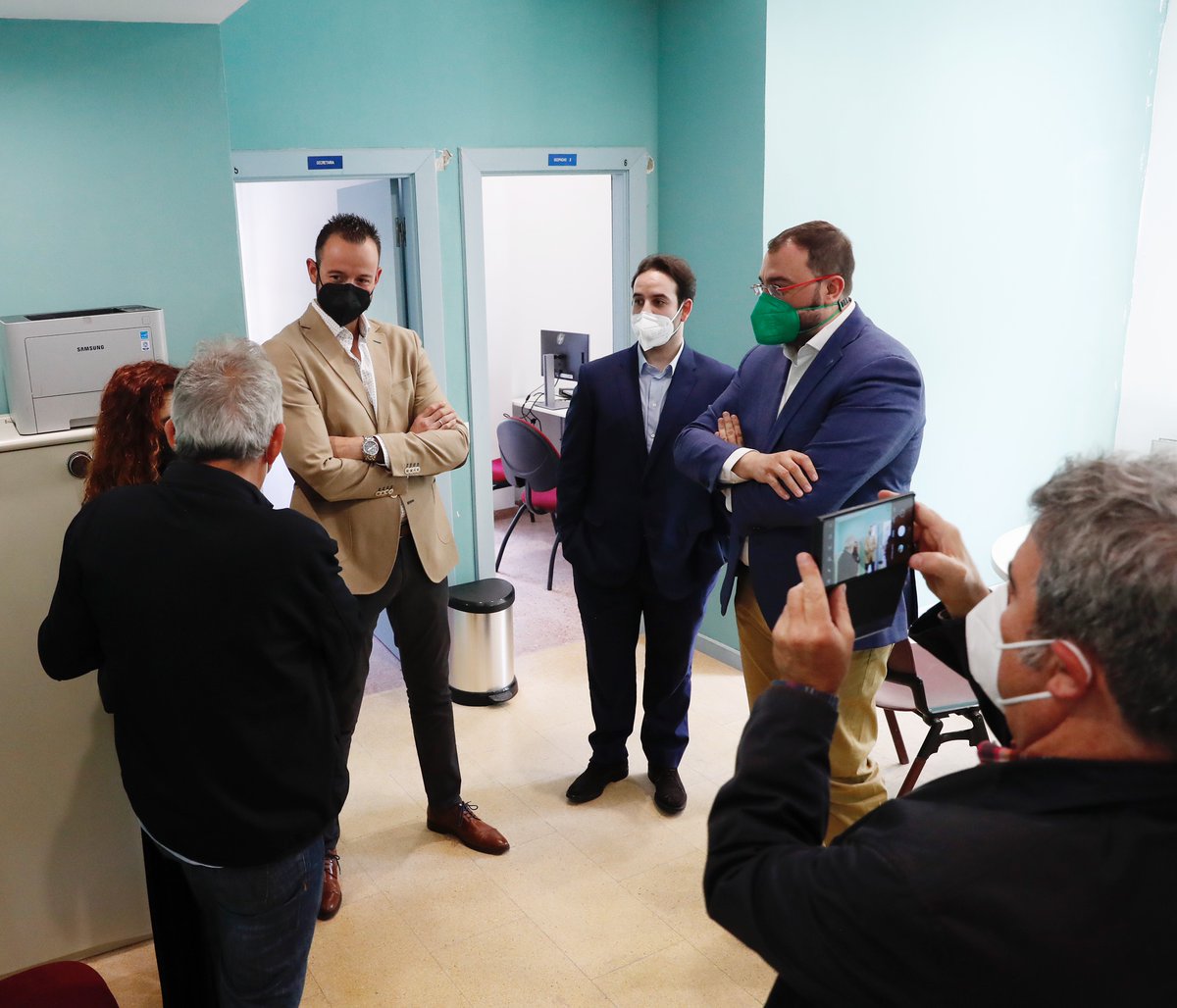 GobAsturias's tweet image. ✔️ El presidente también recorrió las oficinas de #Nomadihs, la Asociación Española de #Freeworking, Grupo #Dex, una asesoría de nueva creación y otras empresas vinculadas a la jardinería y restauración del paisaje y a la venta de cosméticos por internet.