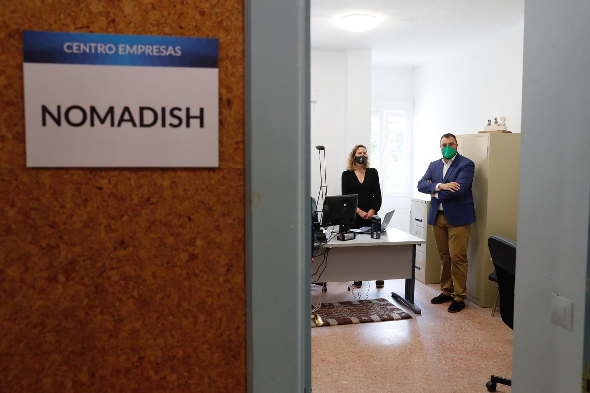 GobAsturias's tweet image. ✔️ El presidente también recorrió las oficinas de #Nomadihs, la Asociación Española de #Freeworking, Grupo #Dex, una asesoría de nueva creación y otras empresas vinculadas a la jardinería y restauración del paisaje y a la venta de cosméticos por internet.