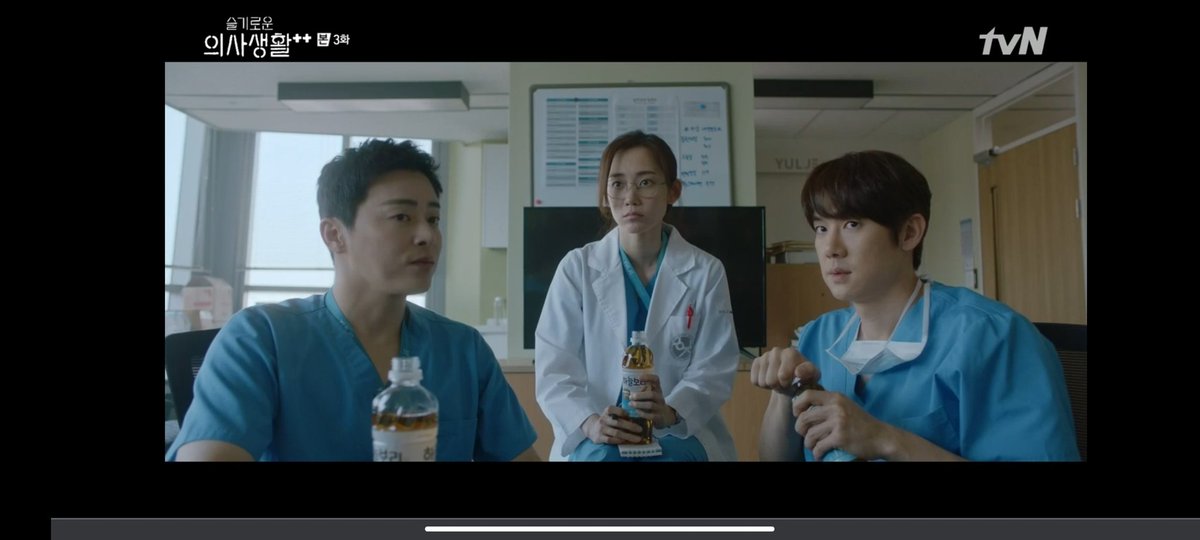 NachosMoving's tweet photo. NGAKAK TIADA HENTI!! TOLONGG~~๐๐๐๐ Ik-Joon bisa diam tidak!๐๐๐ญ
#HospitalPlaylistS2ep3 #WinterGarden #IKJOON #GYEOWOOL #JEONGWON https://t.co/BPnPokAOYr