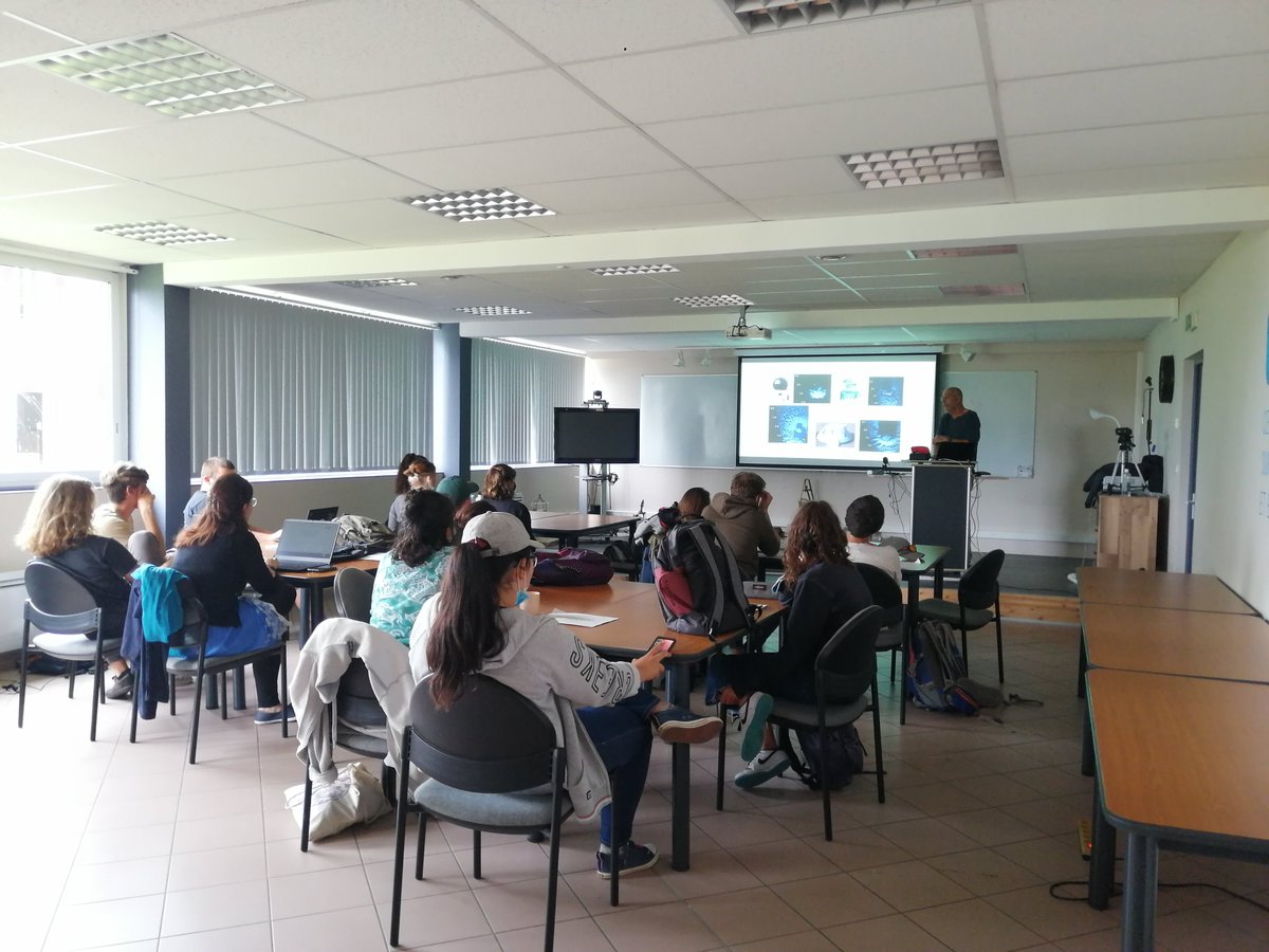 JeanGuillard's tweet photo. Summer school(@MissSynedra) with students from #hepia-Genéve and @USMB about perch, re-oligotrophication, trophic network and #fishsampling using #Hydroacoustic #Harle @UmrCarrtel @INRAE_France @Univ_Savoie #Thonon. Thanks @auvergnerhalpes #AllianceCampusRhodanien https://t.co/sOtaX4VCrs