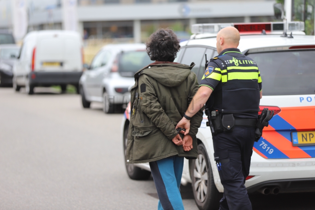 Maasdijk - Man gewond bij steekpartij: ?..