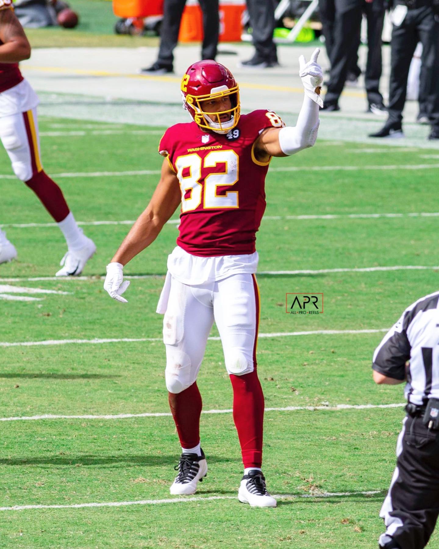Happy birthday to Washington Football TE Logan Thomas! Make sure you all show him love on his day   