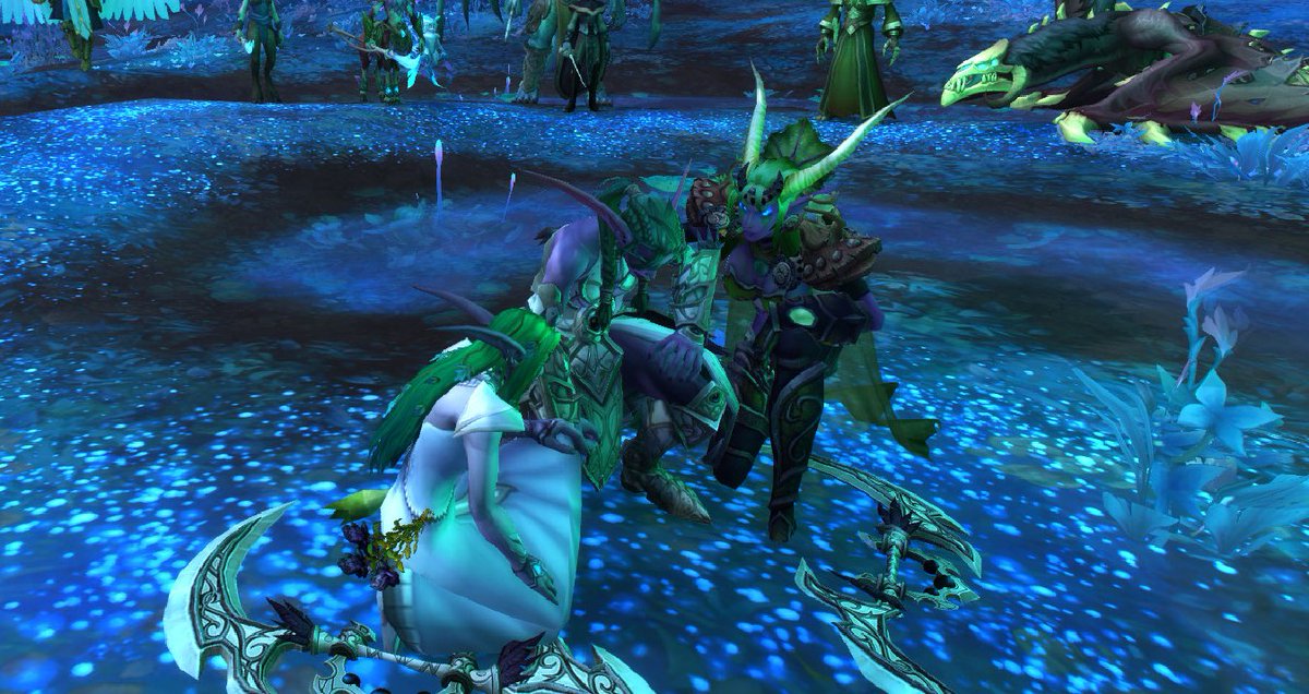 KAO_svmd's tweet image. Me &amp;amp; the girls chillin' and cryin' (on refait juste nos lacets) #chainsofdomination